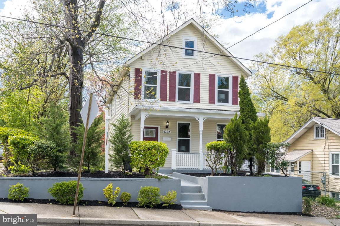 MT RAINIER - Residential Lease