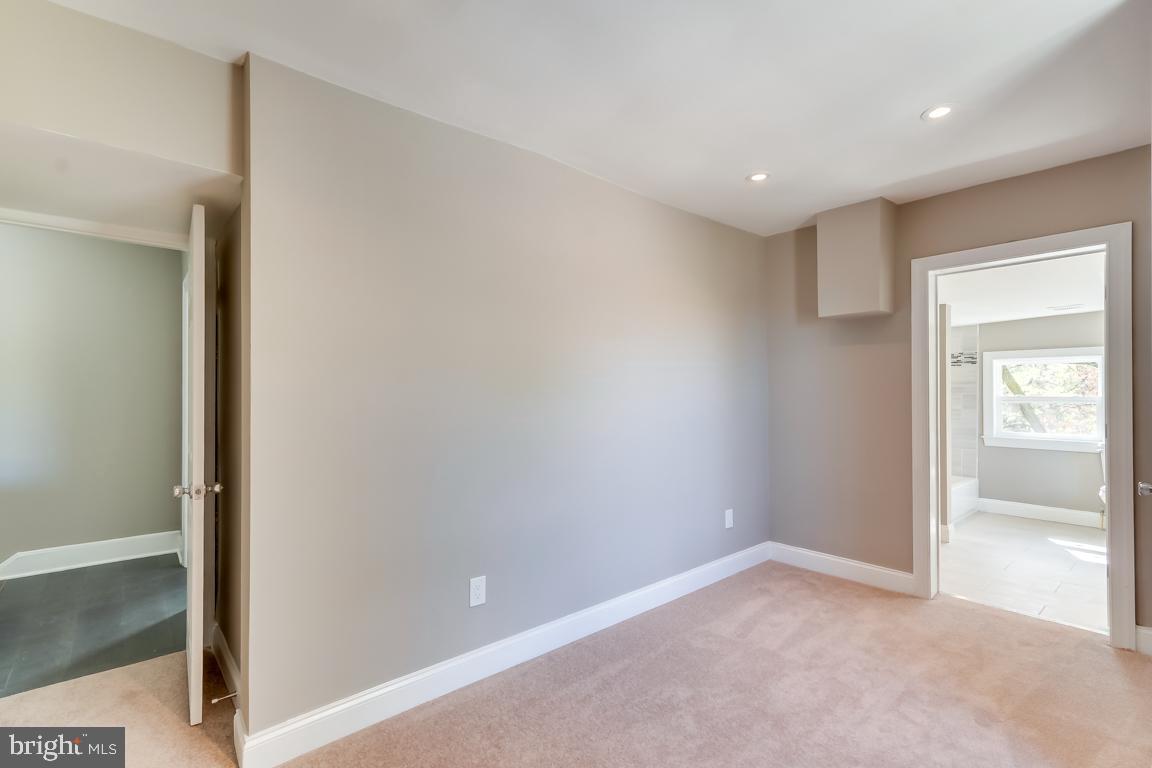 MT RAINIER - Residential Lease