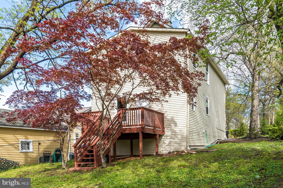 MT RAINIER - Residential Lease