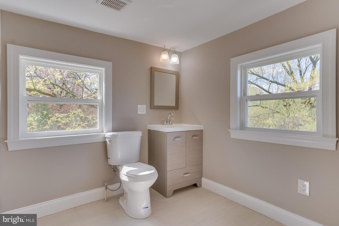 MT RAINIER - Residential Lease