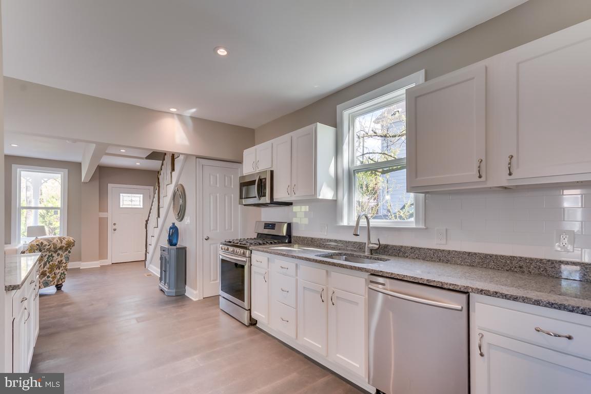 MT RAINIER - Residential Lease