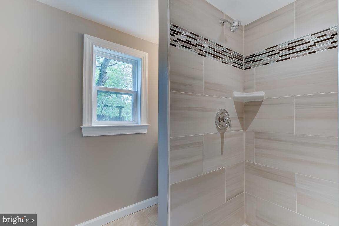 MT RAINIER - Residential Lease