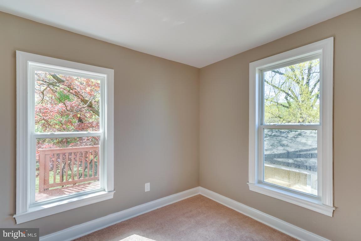 MT RAINIER - Residential Lease