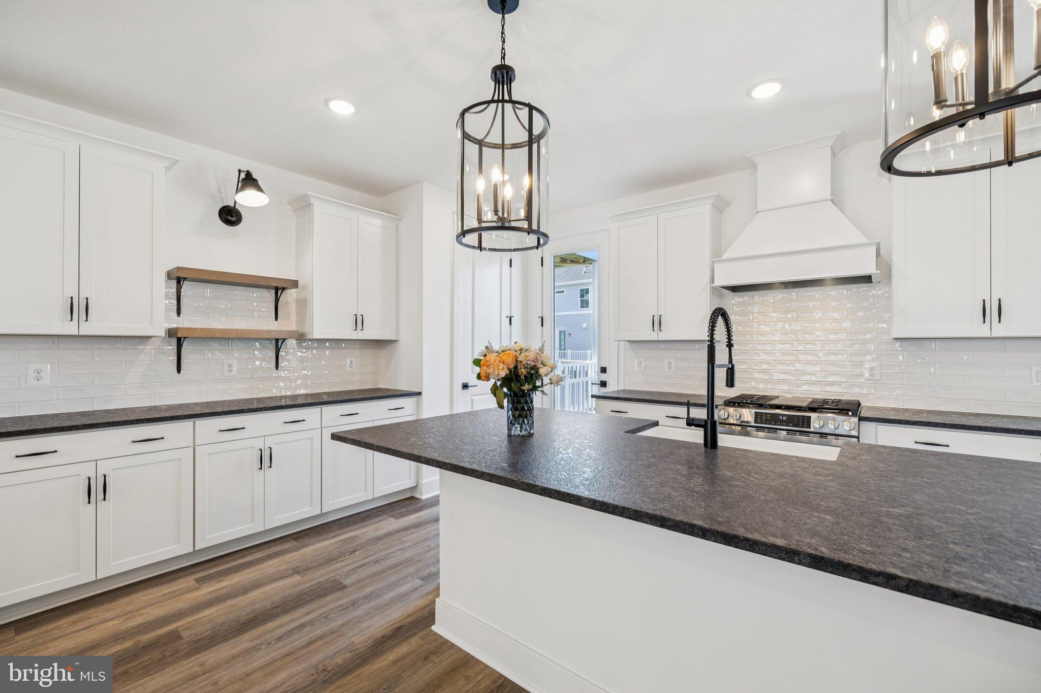 9410 PACIFIC ELM STREET