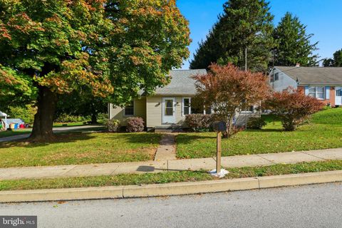 Photo of 225 N Main Street, MANCHESTER, PA 17345 (MLS # PAYK2092646)