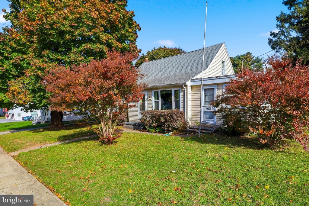 Photo of 225 N Main Street, MANCHESTER, PA 17345 (MLS # PAYK2092646)