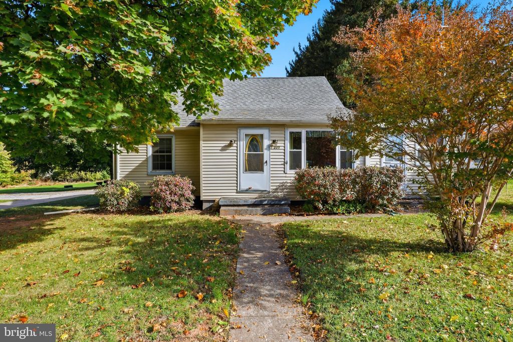 Photo of 225 N Main Street, MANCHESTER, PA 17345 (MLS # PAYK2092646)