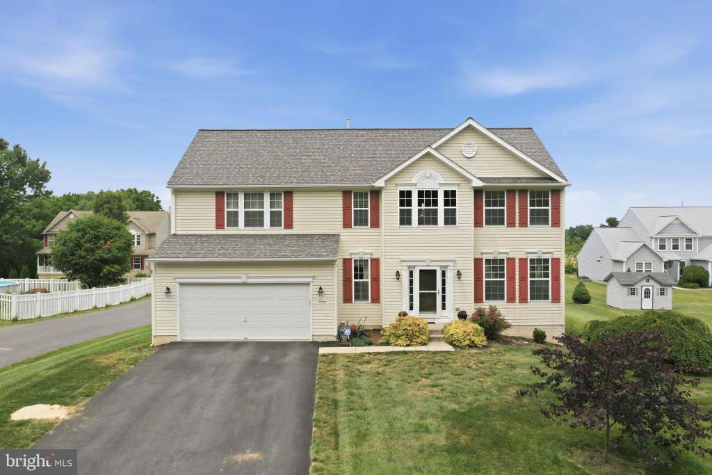 Photo of 807 Crestwood Dr #106, CHAMBERSBURG, PA 17202 (MLS # PAFL2035770)