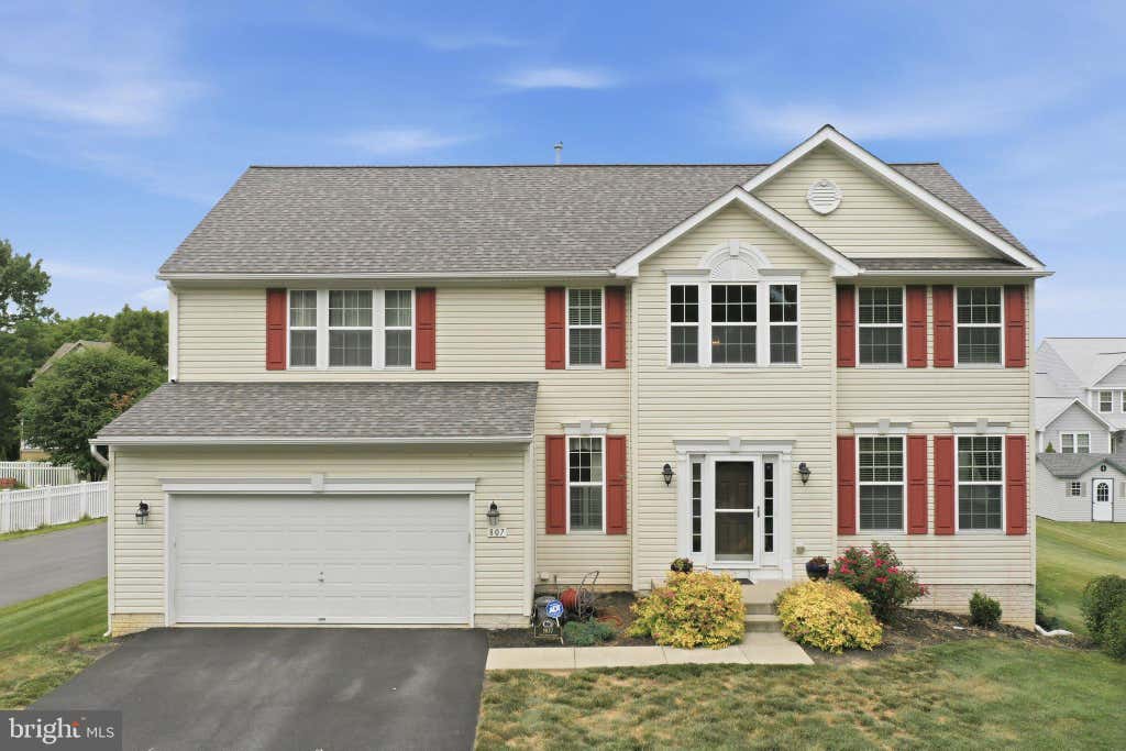 Photo of 807 Crestwood Dr #106, CHAMBERSBURG, PA 17202 (MLS # PAFL2035770)