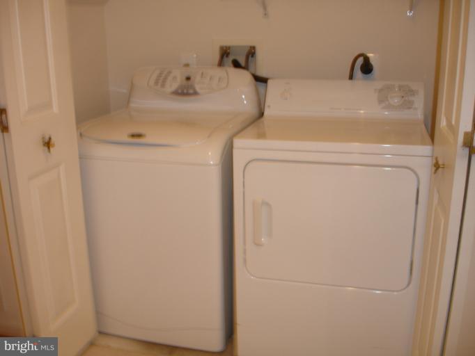 CLOVERLEAF TOWNHOMES - Residential Lease