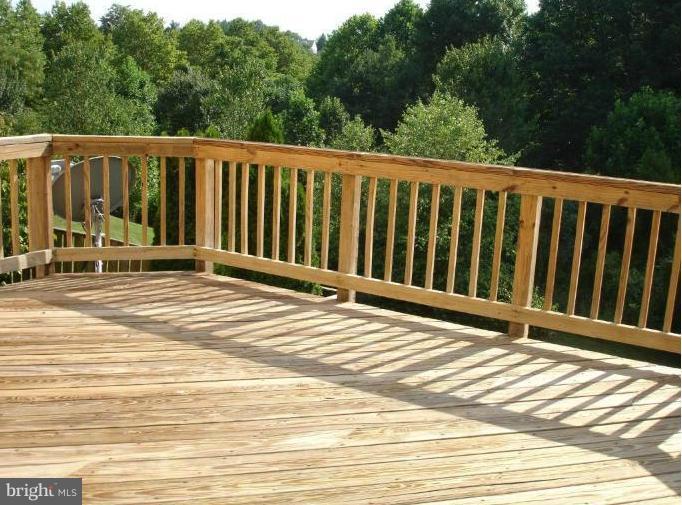 CLOVERLEAF TOWNHOMES - Residential Lease