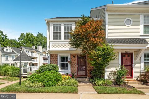Photo of 3301 Lakeside View Drive #2-1, FALLS CHURCH, VA 22041 (MLS # VAFX2324098)