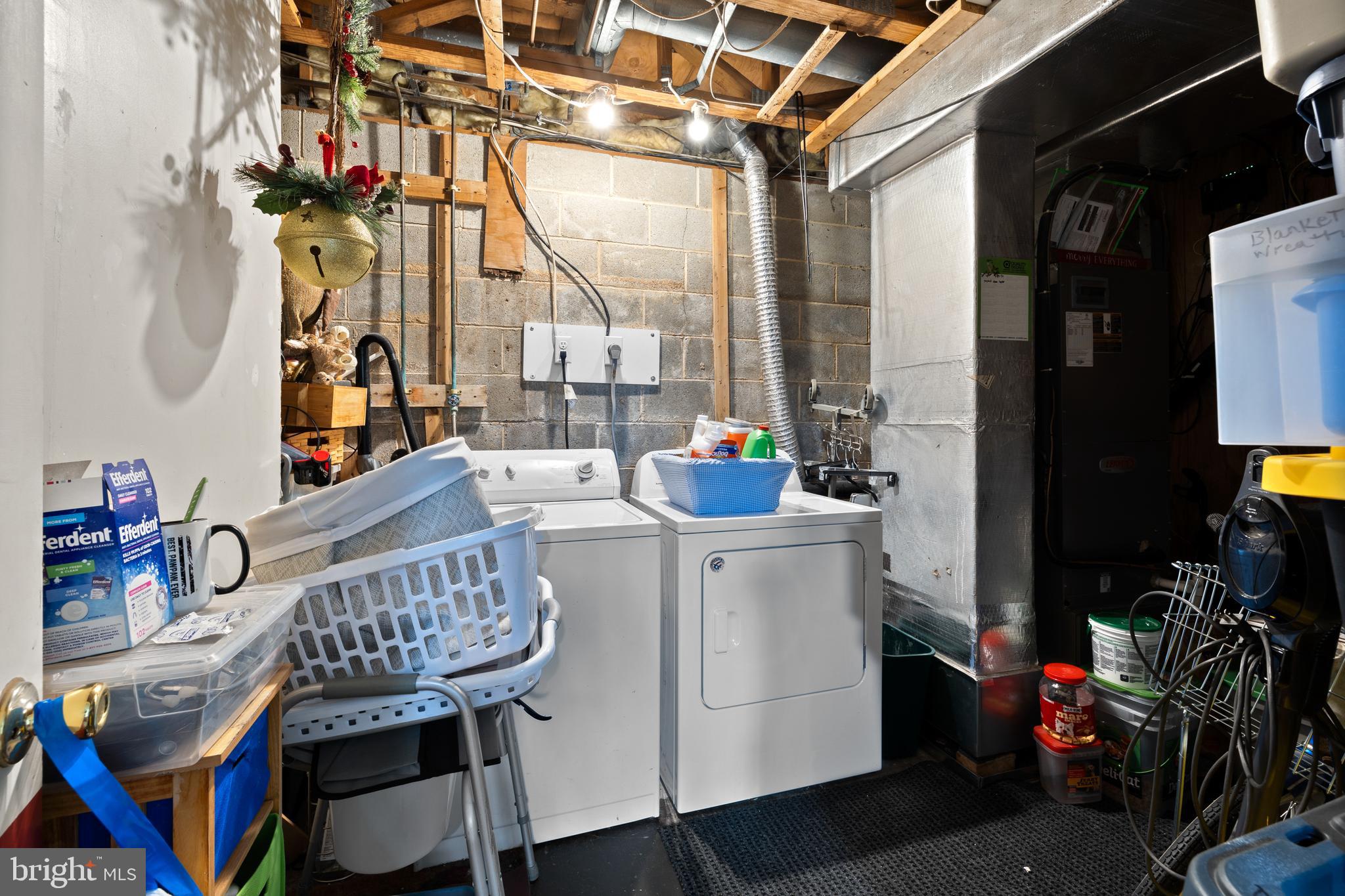 MAPLE HILL - Residential