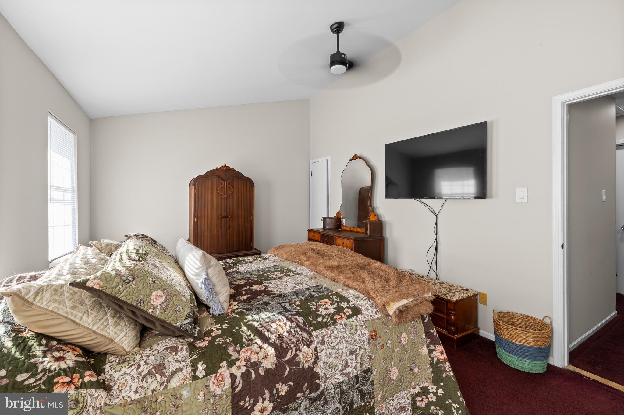 MAPLE HILL - Residential