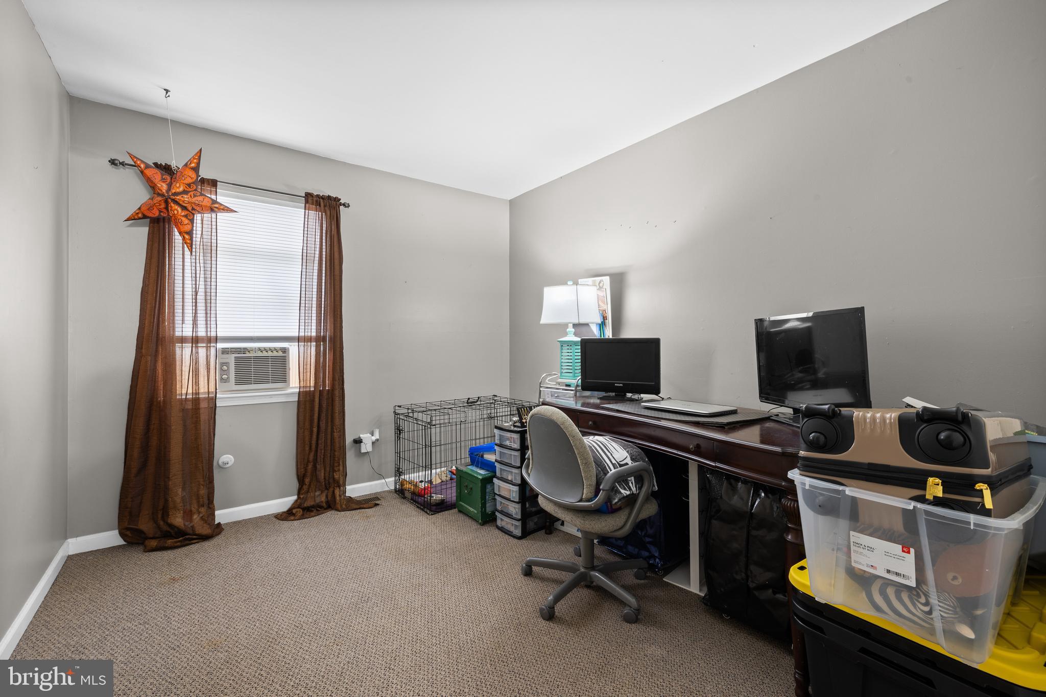 MAPLE HILL - Residential