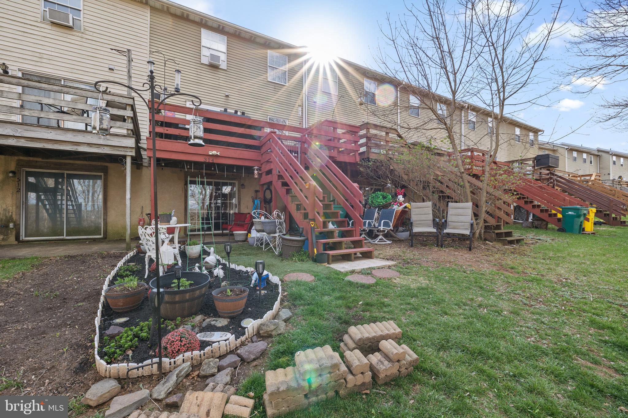 MAPLE HILL - Residential