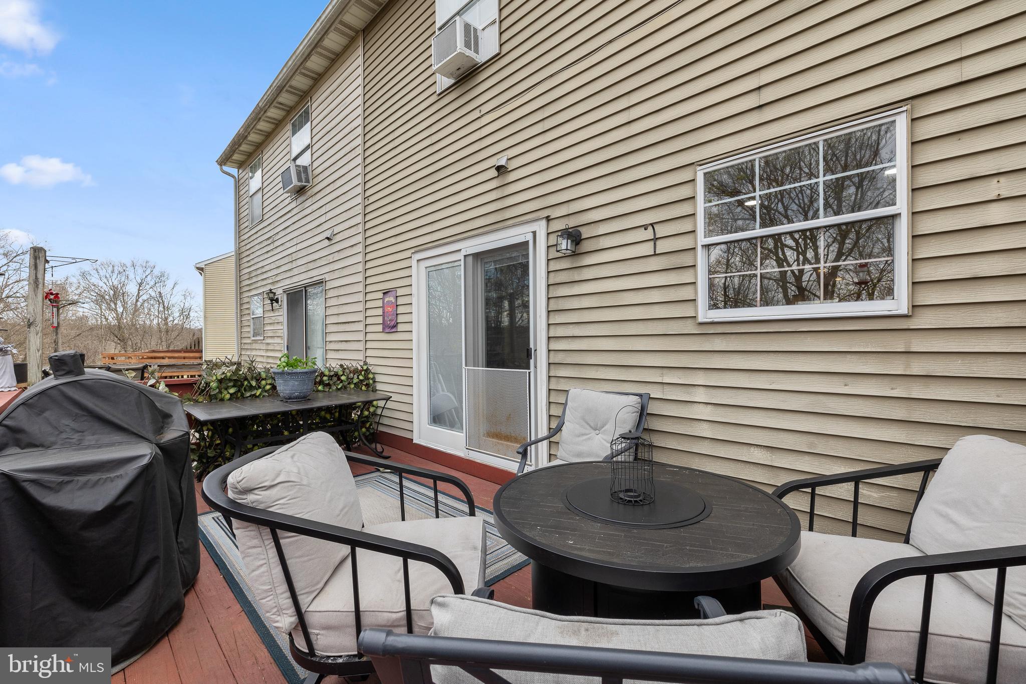 MAPLE HILL - Residential