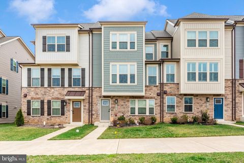 Townhouse For Sale - 3727 Stone Barn Drive<br/> Frederick County, FREDERICK, MD 21704