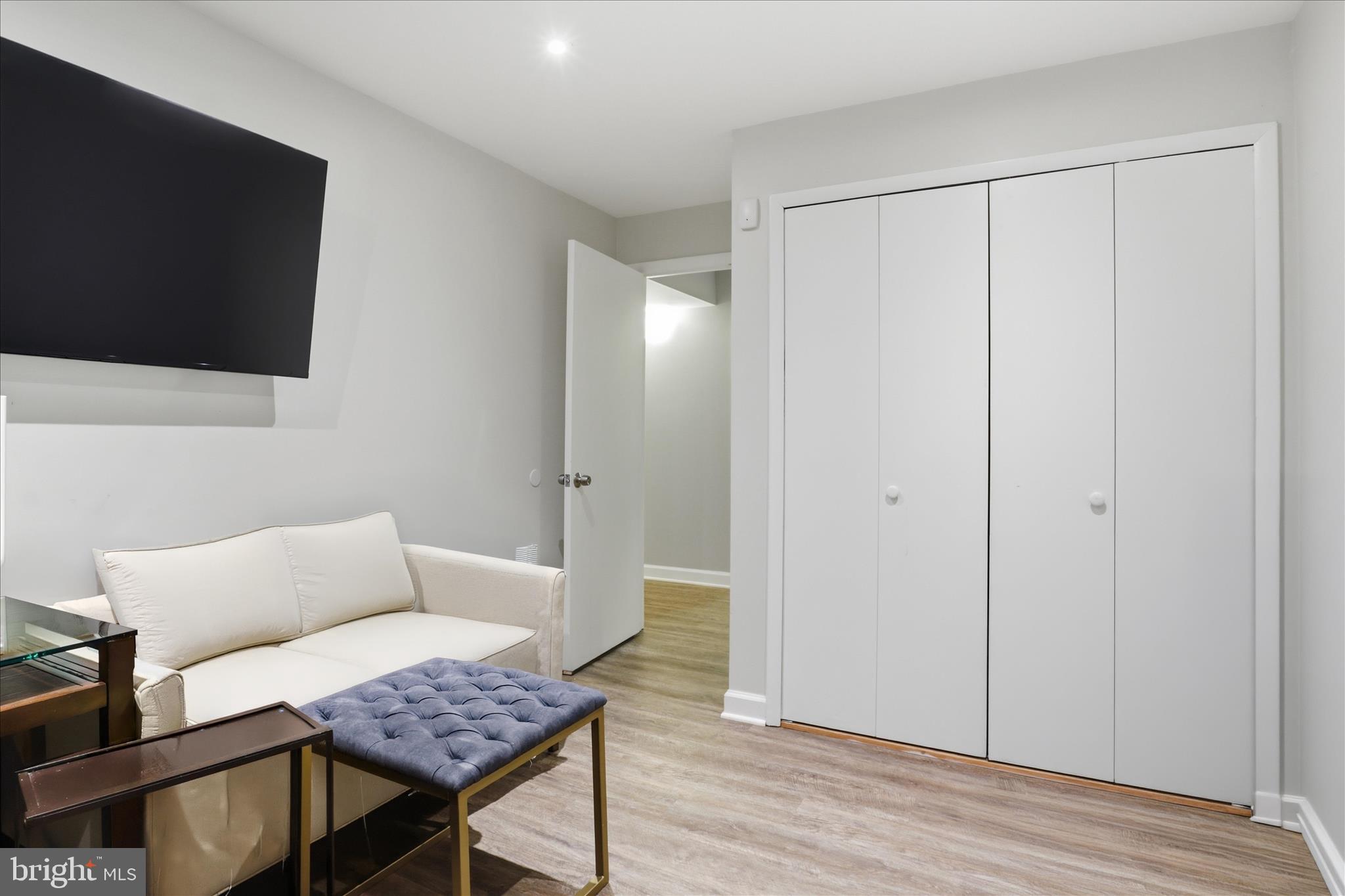 BOUNDBROOK - Residential