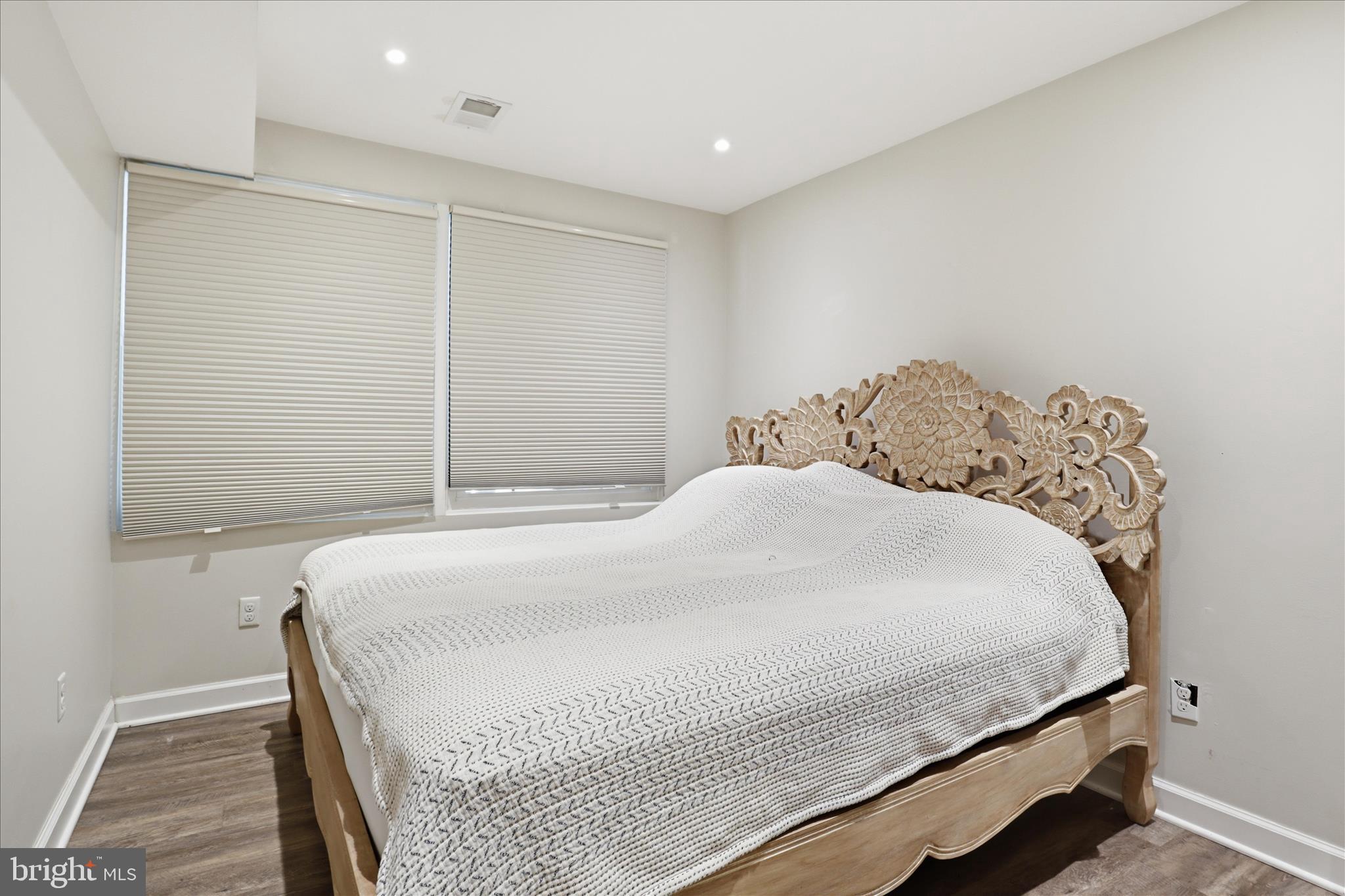 BOUNDBROOK - Residential