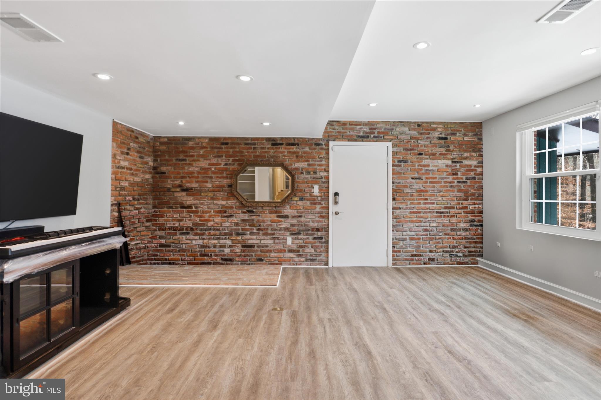 BOUNDBROOK - Residential