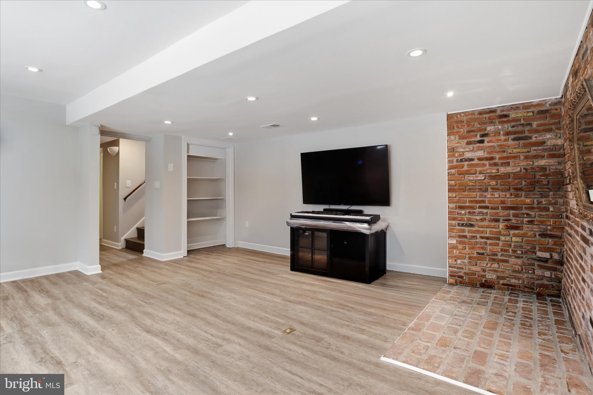 BOUNDBROOK - Residential