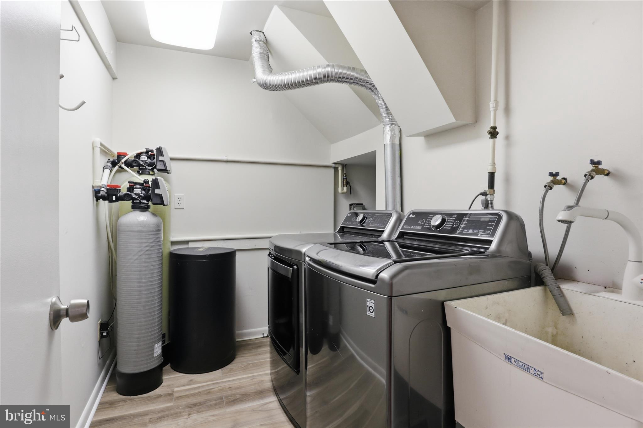 BOUNDBROOK - Residential