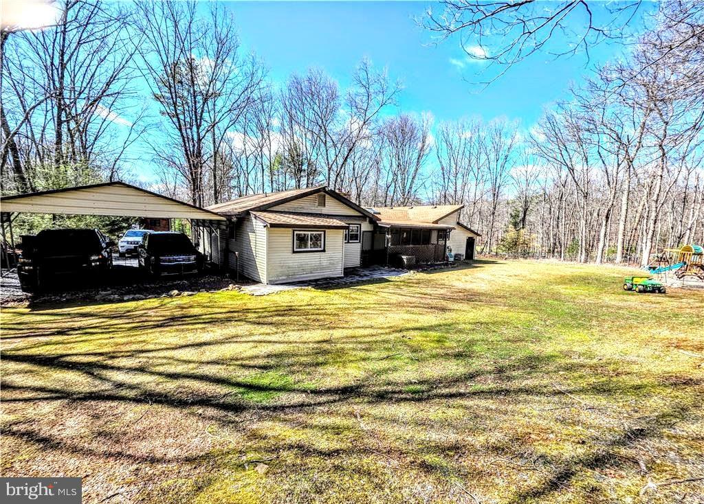 BELTZVILLE LAKE ESTATES - Residential