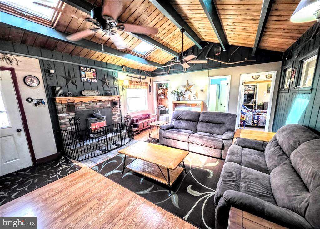 BELTZVILLE LAKE ESTATES - Residential