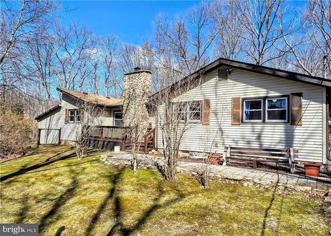 Photo of 140 Penn Drive, LEHIGHTON, PA 18235 (MLS # PACC2007316)