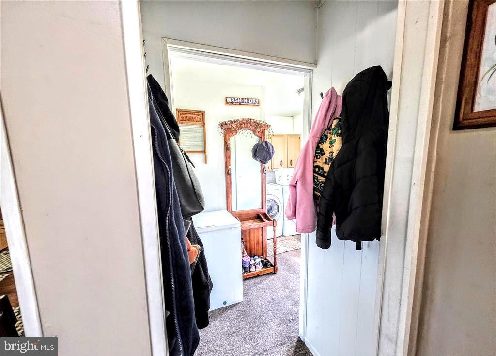 BELTZVILLE LAKE ESTATES - Residential