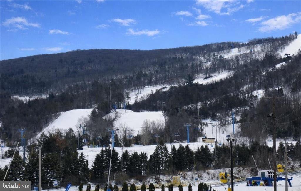 BELTZVILLE LAKE ESTATES - Residential