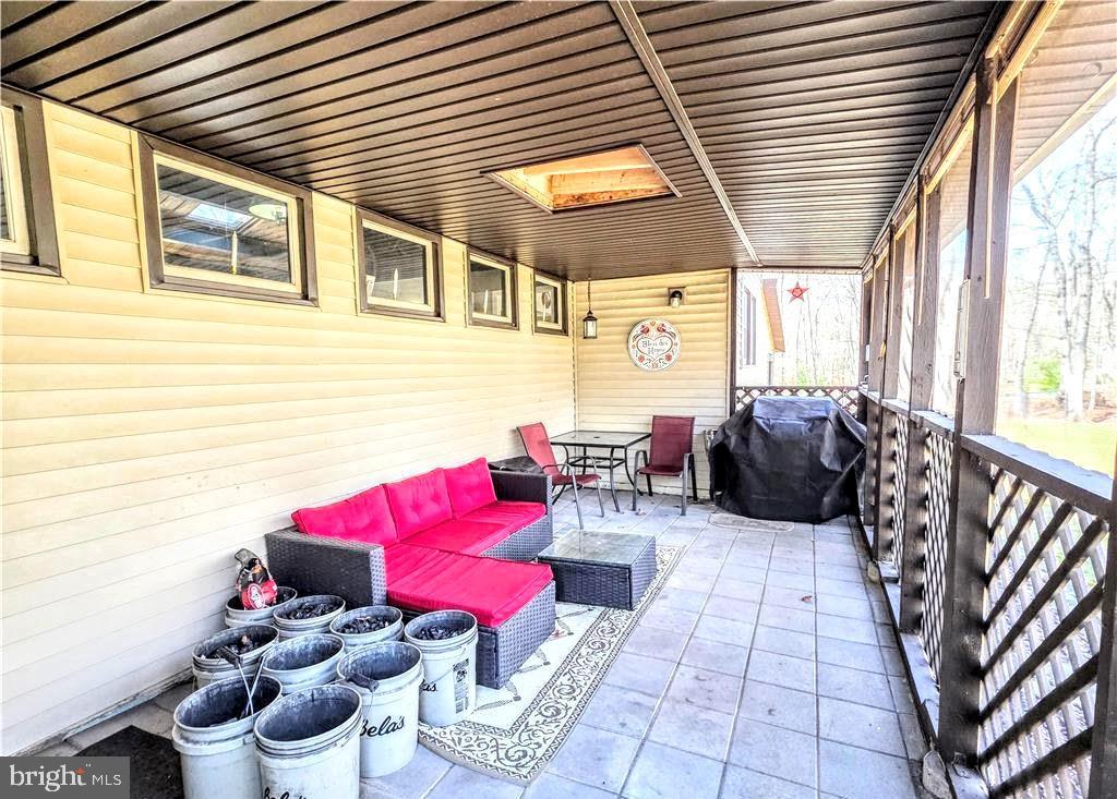 BELTZVILLE LAKE ESTATES - Residential