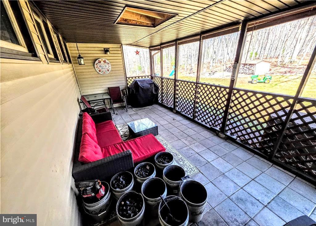 BELTZVILLE LAKE ESTATES - Residential