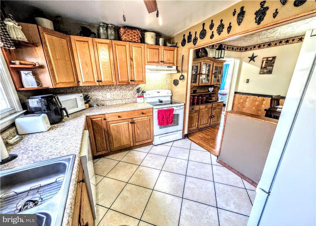 BELTZVILLE LAKE ESTATES - Residential