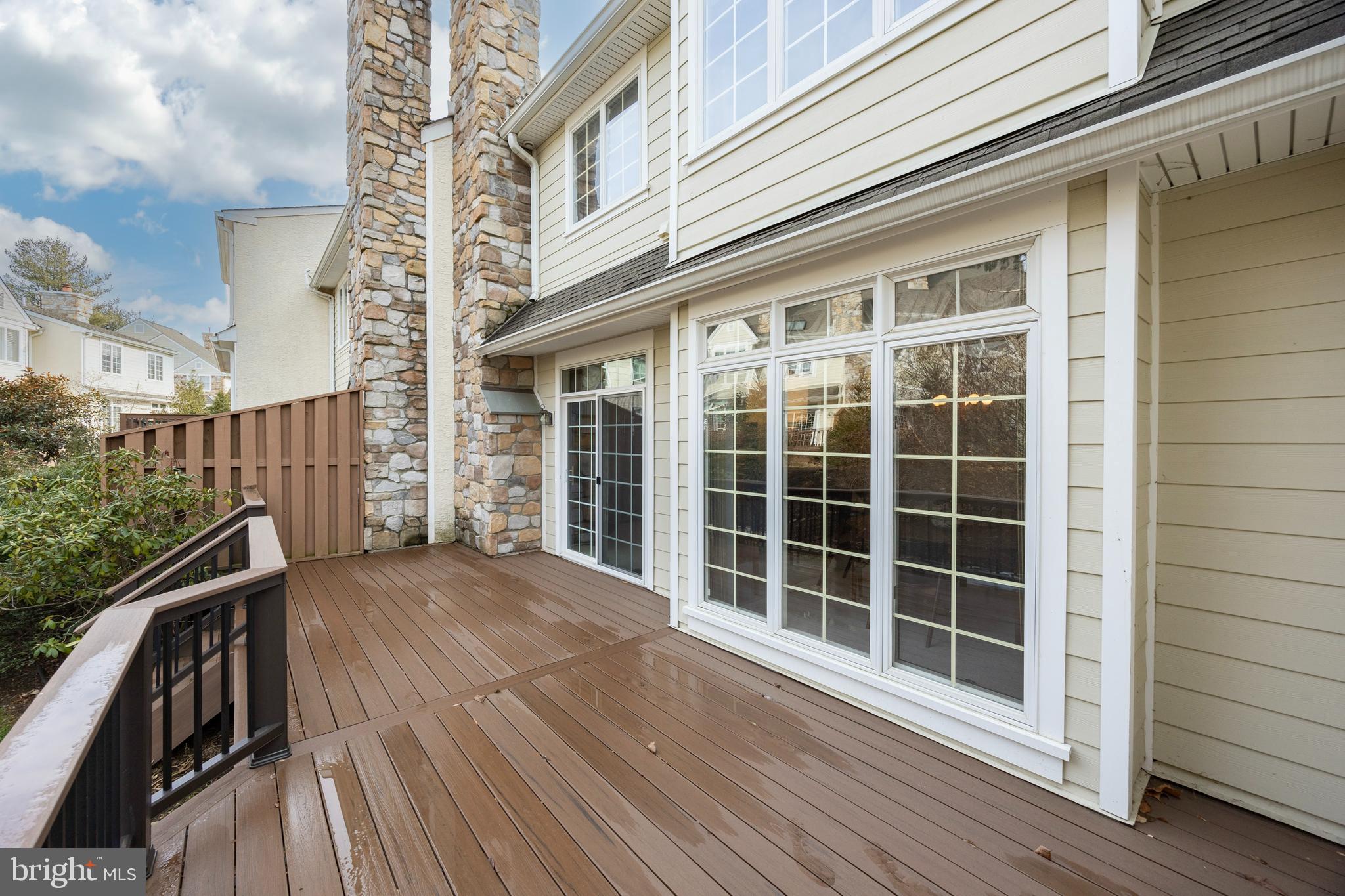 DAYLESFORD LAKE - Residential