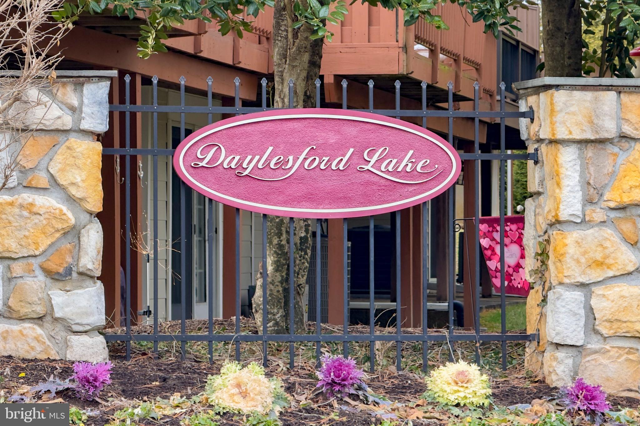 DAYLESFORD LAKE - Residential