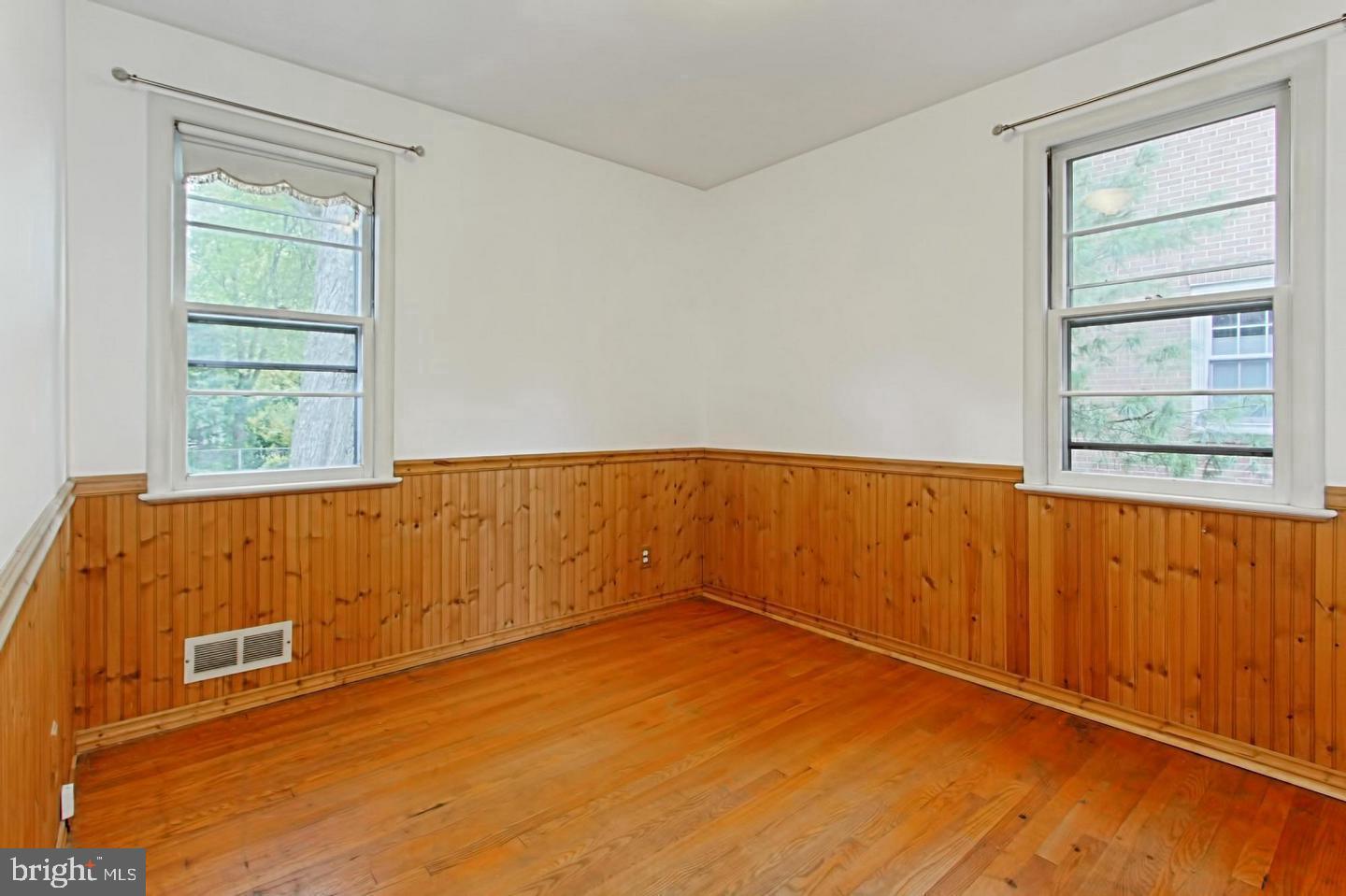 GROVE AVENUE - Residential Lease