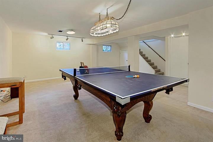 GROVE AVENUE - Residential Lease