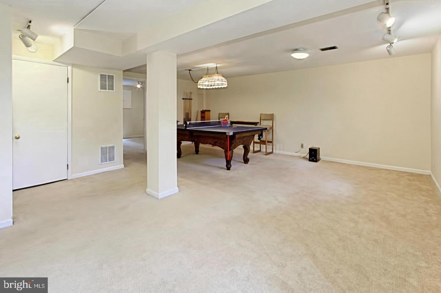 GROVE AVENUE - Residential Lease