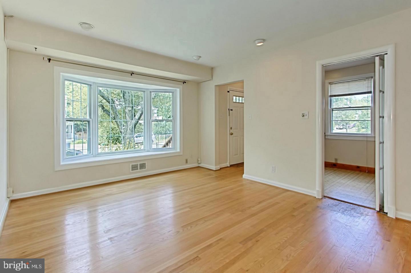 GROVE AVENUE - Residential Lease