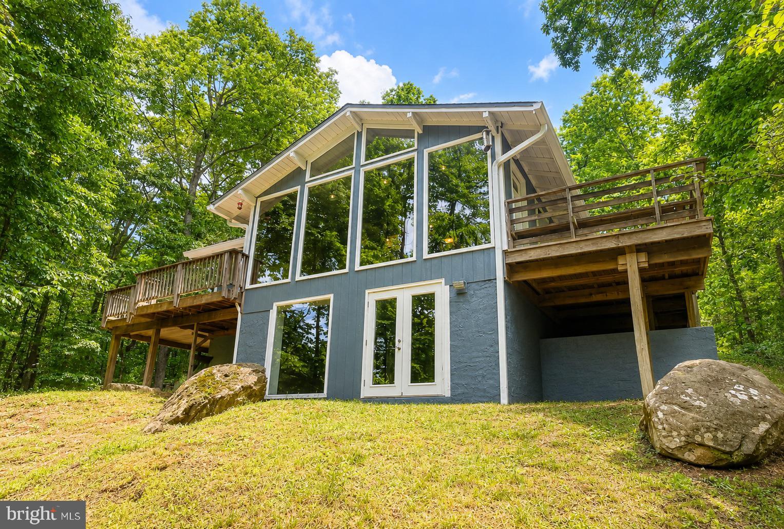 BLUE MOUNTAIN - Residential