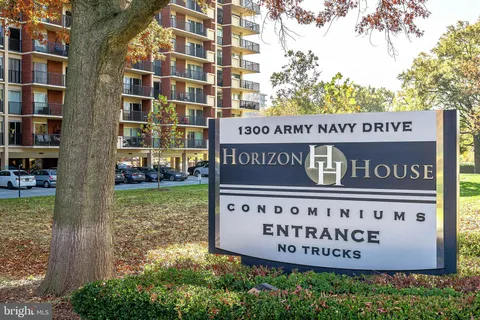 1300 Army Navy Drive Unit 1010, Arlington, VA MLS: VAAR2057942