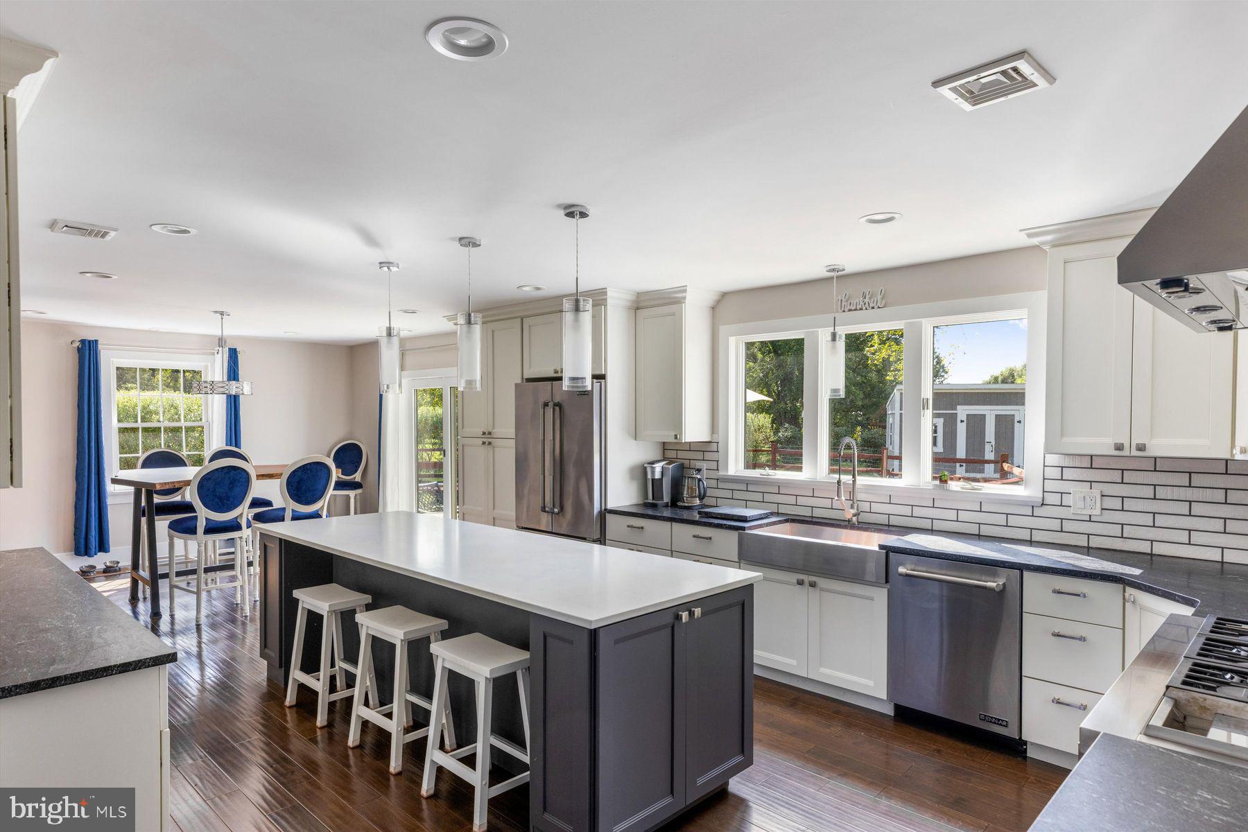 PINEVILLE - Residential