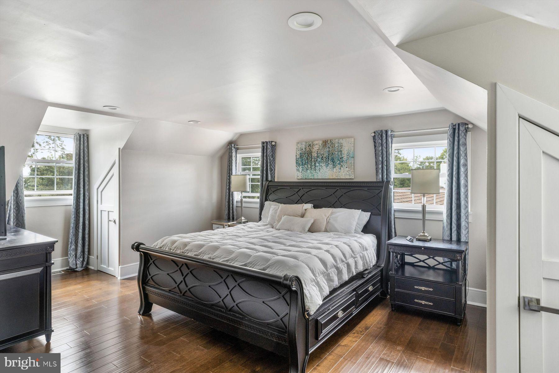 PINEVILLE - Residential