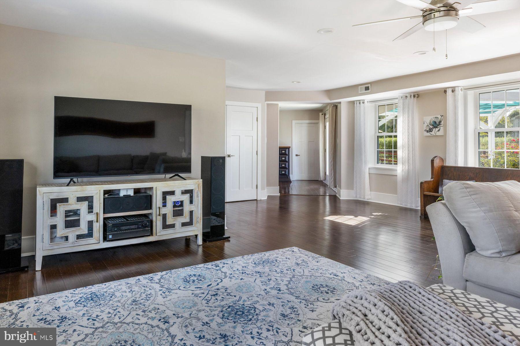 PINEVILLE - Residential