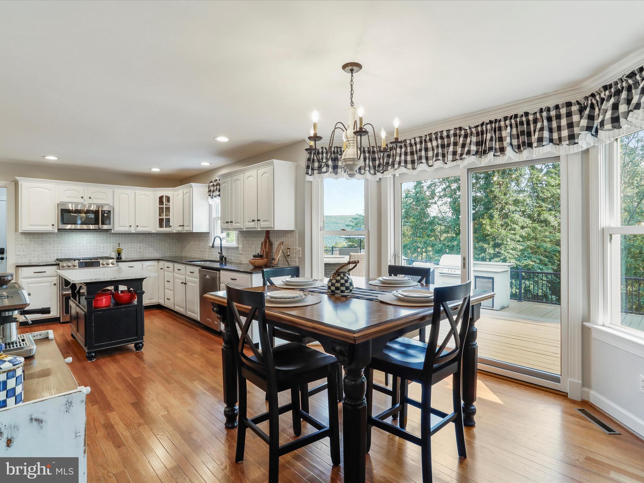 SOUTH HILLS - Residential