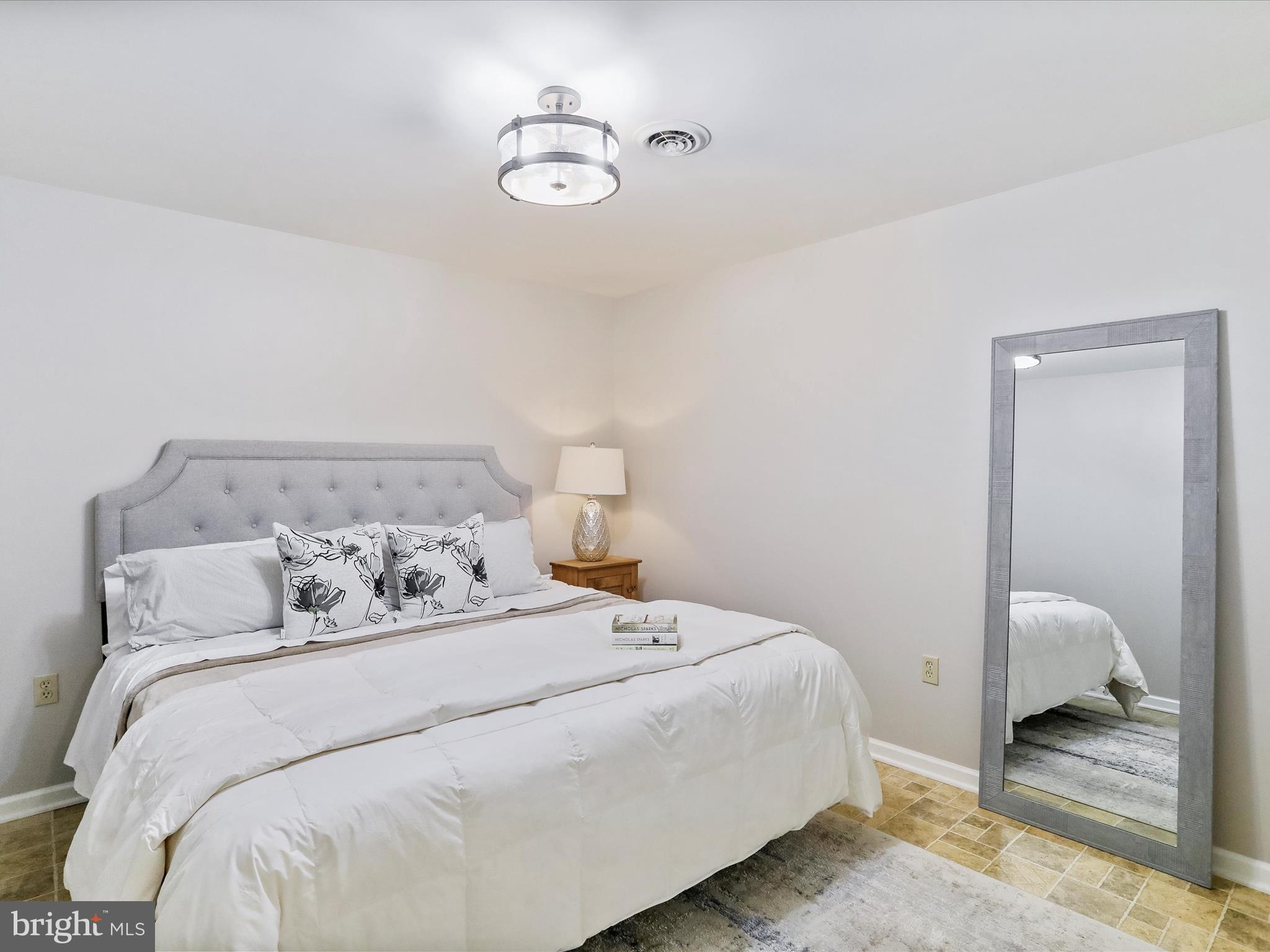 SOUTH HILLS - Residential