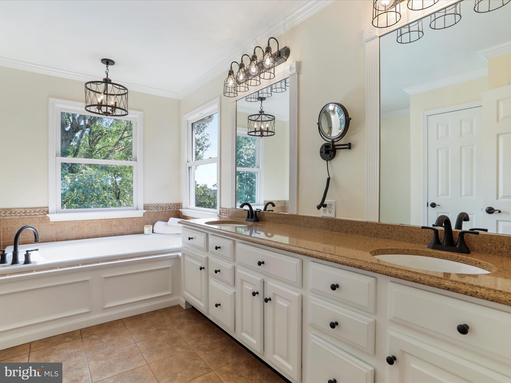 SOUTH HILLS - Residential