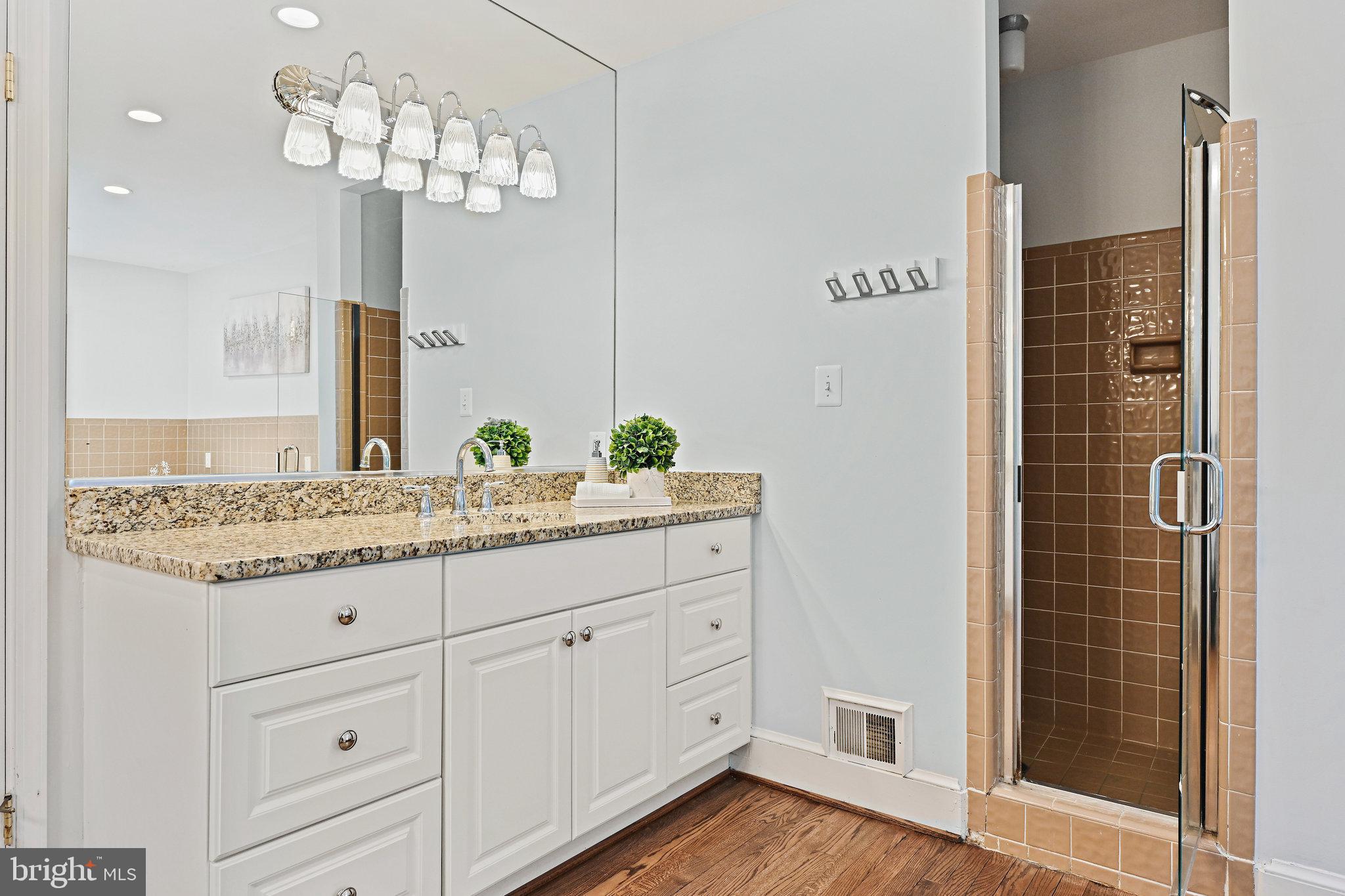 HIGHVIEW THREE - Residential